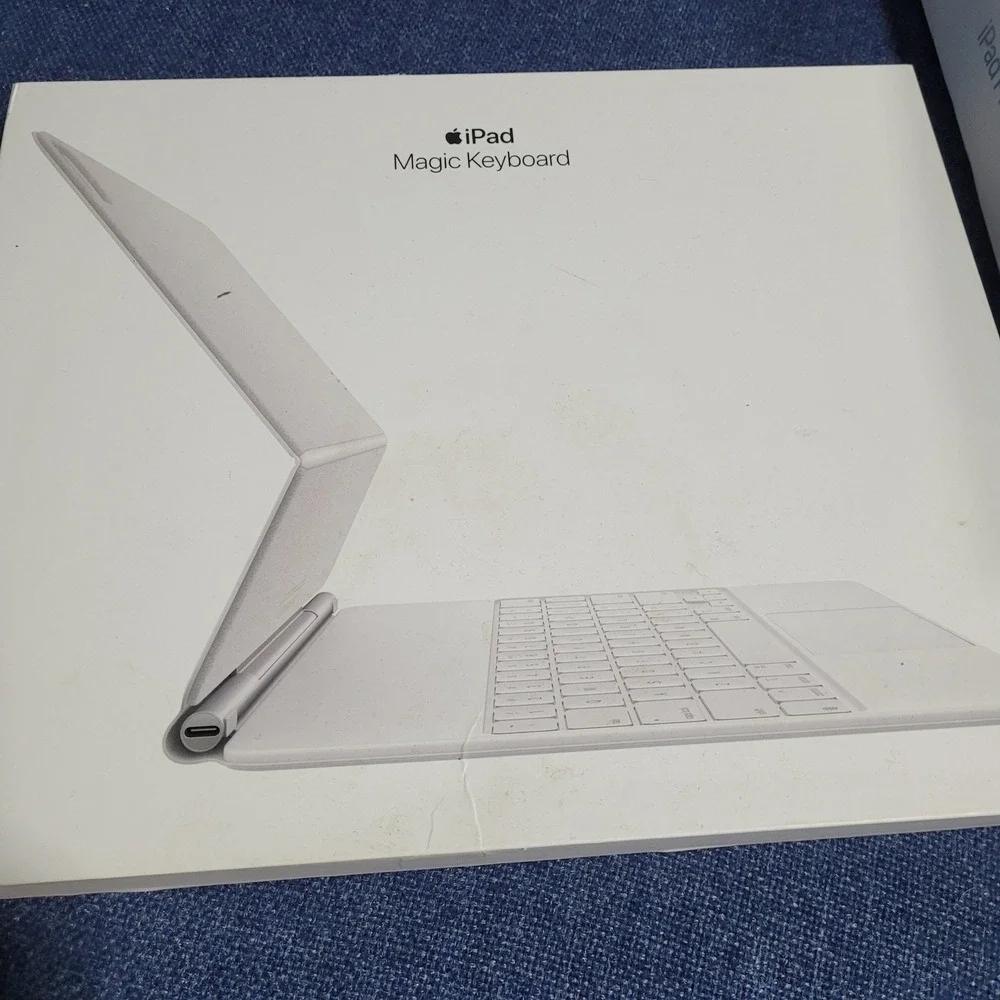 Empty boxes**Apple iPad Pro 12.9 inch Magic Keyboard Apple Watch Series 6 Bundle